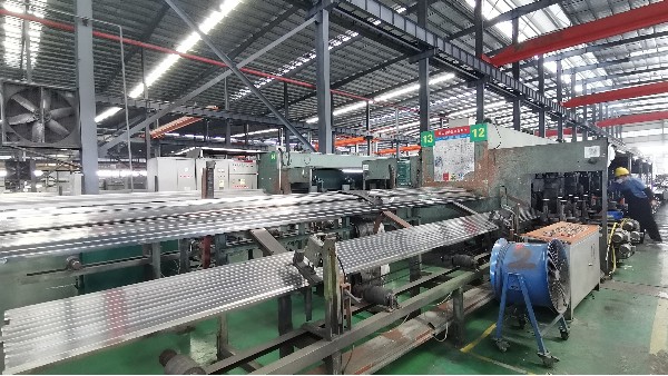 不銹鋼管為何彎曲不裂？