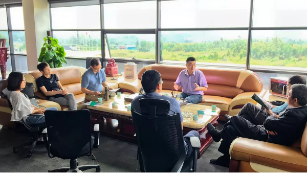 中國五礦商會、佛山外經(jīng)貿(mào)系統(tǒng)領(lǐng)導(dǎo)蒞臨雙興指導(dǎo)工作